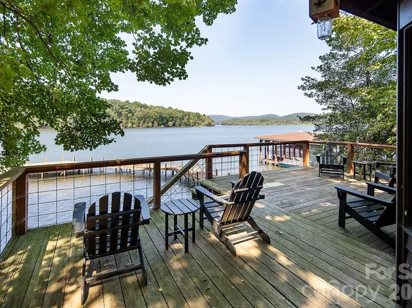 221 Malabar Dr, Troy, NC 27371