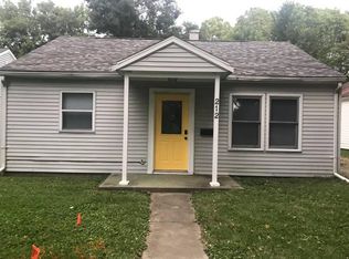 212 Crystal Lake Dr, Urbana, IL 61801