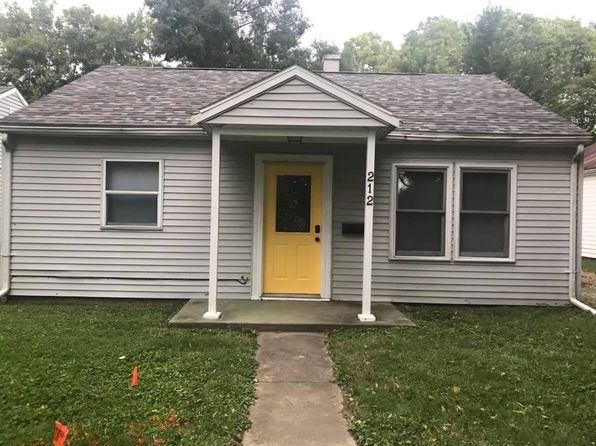 212 Crystal Lake Dr, Urbana, IL