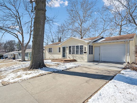 2nd image of 409 Hazel St