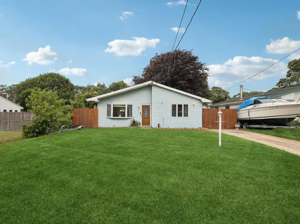 17 Lombardy Drive, Shirley, NY 11967