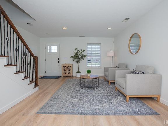 2nd image of 4939 Imperial Dr