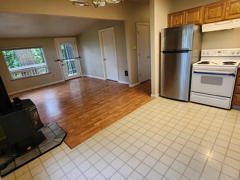 18314 NW Logie Trail Rd — Photo 8