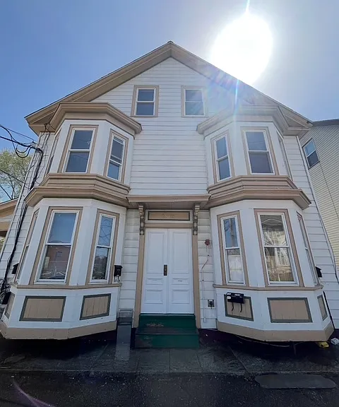 30A 2nd St #B — Photo 1