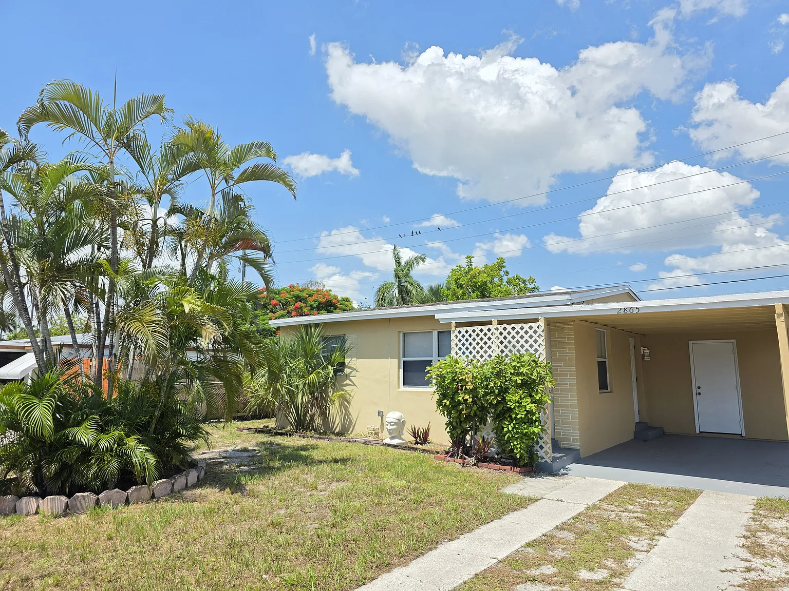 3 bed, 860 sqft, $2,550 — Photo 1
