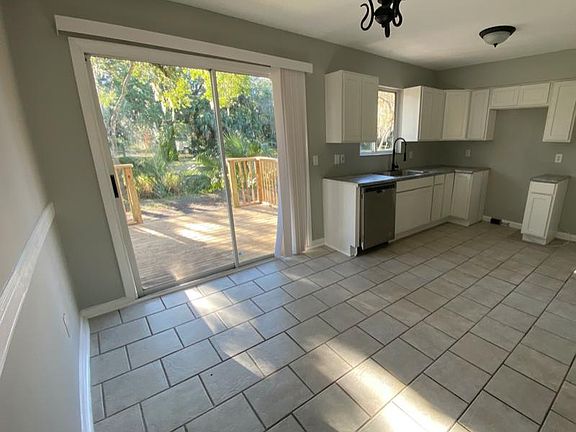 4th image of 618 Warn Ree Cir
