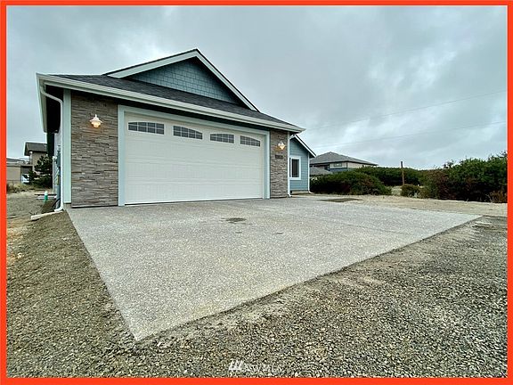 3rd image of 1005 Dune Court