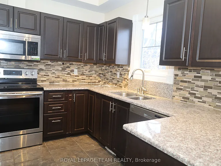 2194 Niagara Dr S — Photo 6