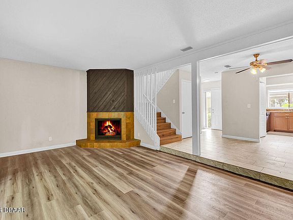 2nd image of 15 Fair Oaks Cir