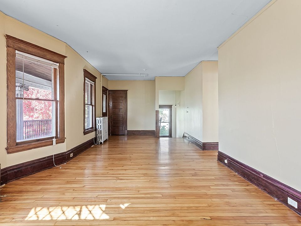 2nd image of 2223 Pleasant Ave #2