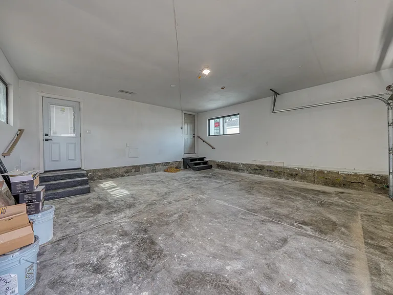 295 Foothill Blvd — Photo 45