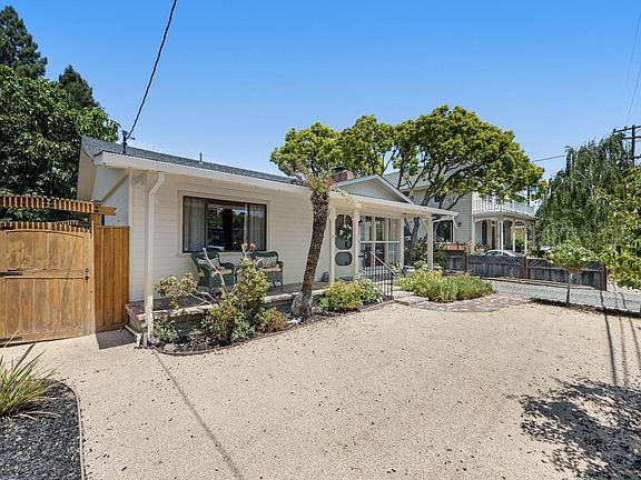 3rd image of 215 Grant Avenue