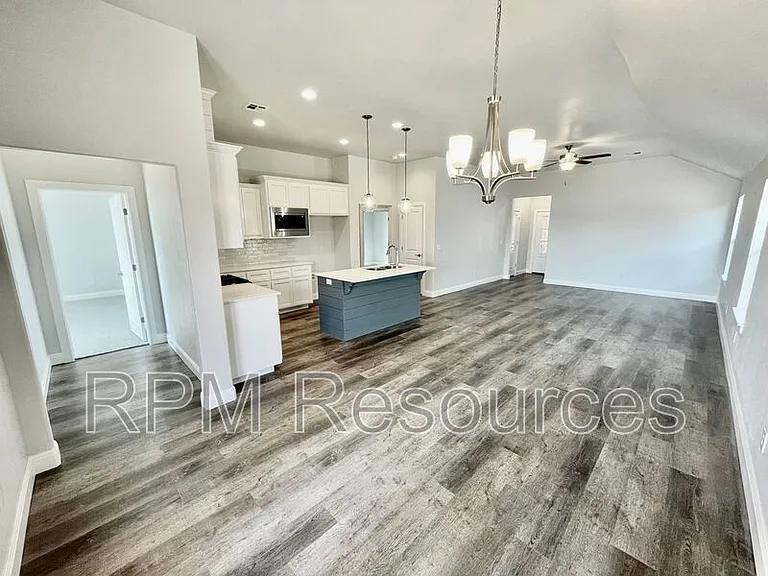 9100 Yassir Blvd — Photo 6