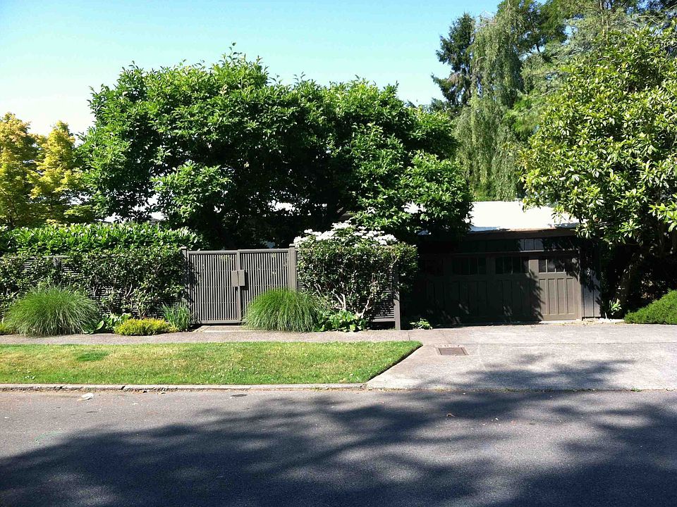 2nd image of 3657 42nd Ave NE