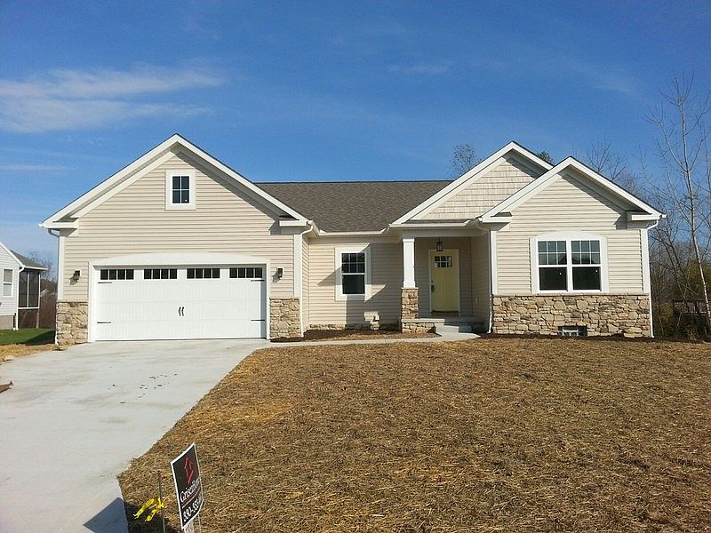 2nd image of 4654 Helmsworth Dr NE