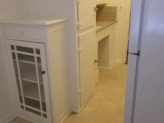 5th image of 801 Gramercy Dr APT 107