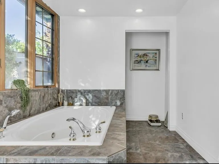 817 N Via Monte Vis — Photo 19