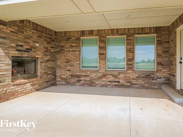 3401 Ontario Cir — Photo 14