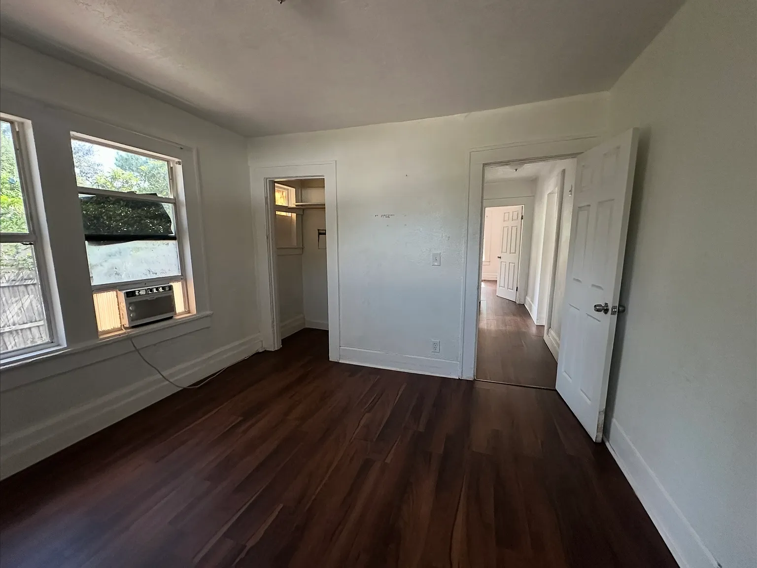 3 bed, 932 sqft, $1,490 — Photo 4