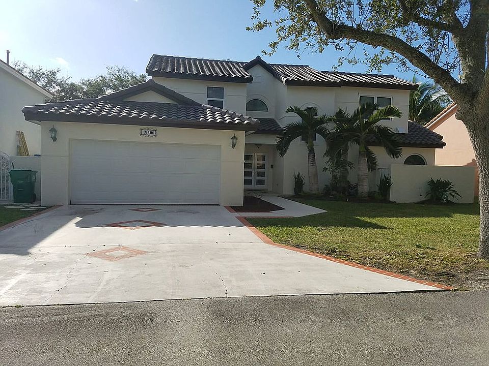 1st image of 19300 NW 89th Ct