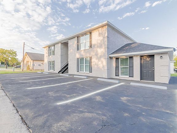 3rd image of 105 Willwood Dr #3