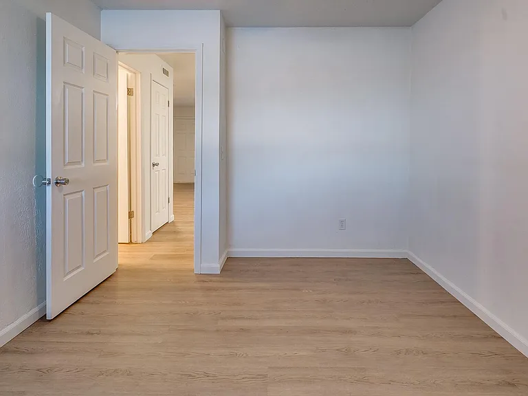 Northwood Apartments — Photo 8