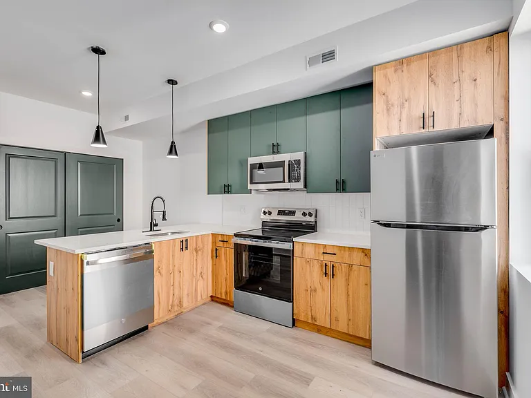 1221 W Lehigh Ave #3 — Photo 2