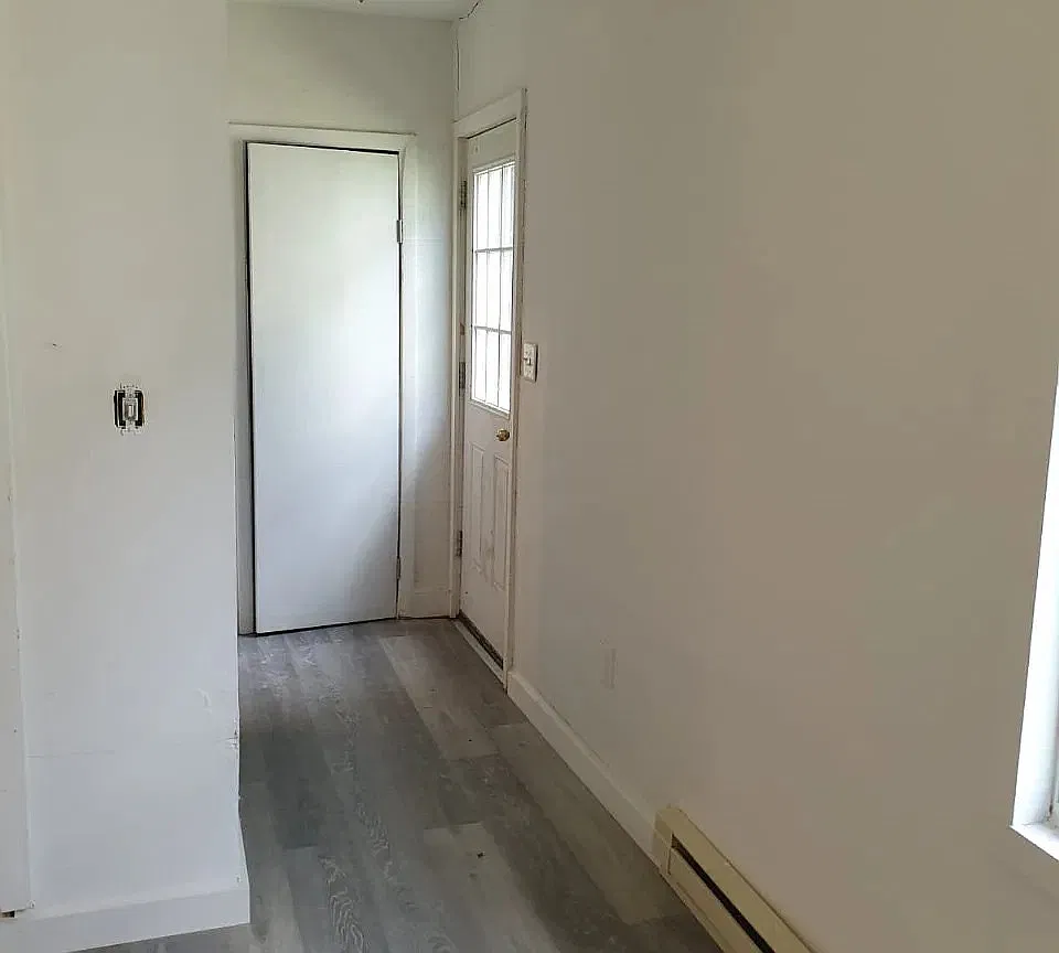 98 Lincoln Pl — Photo 3