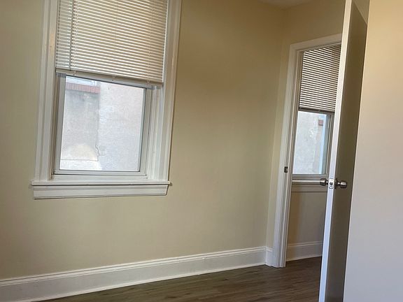 4th image of 2307 Brown St #1R