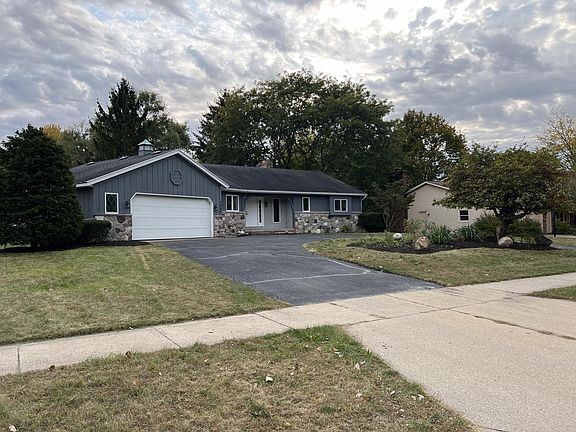 3rd image of 1464 Maple Hollow St SE