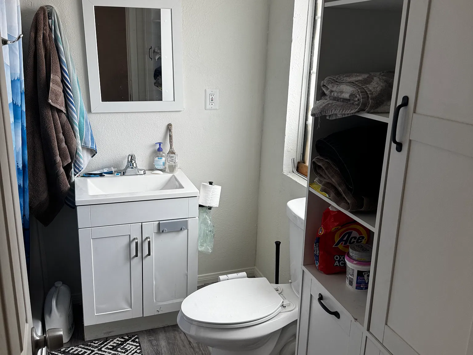 2 bed, 450 sqft, $2,300 — Photo 3