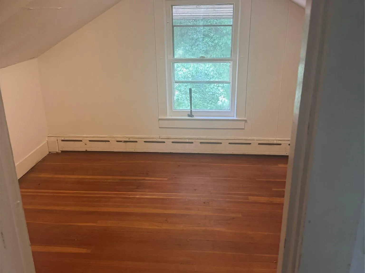 3 bed, 1.0 bath, 1386 sqft, $2,550 — Photo 3