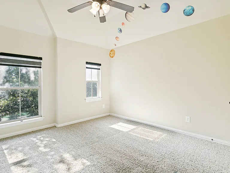 2450 Sunderland Ln — Photo 15