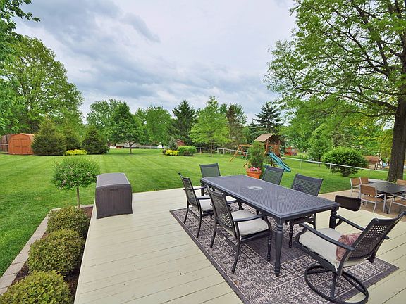 3rd image of 3111 Parkhill Dr