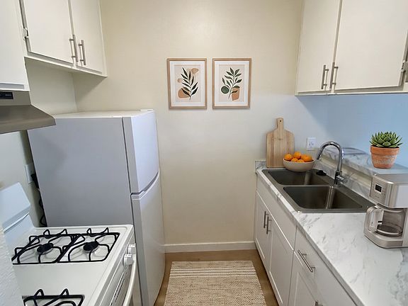 3rd image of 10231 Pinewood Ave APT 19