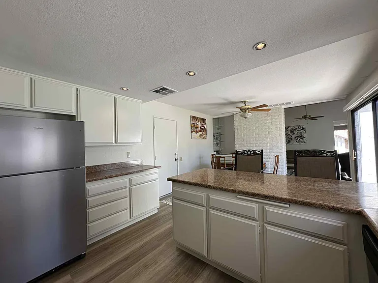 2350 E Miramonte Cir #E — Photo 23