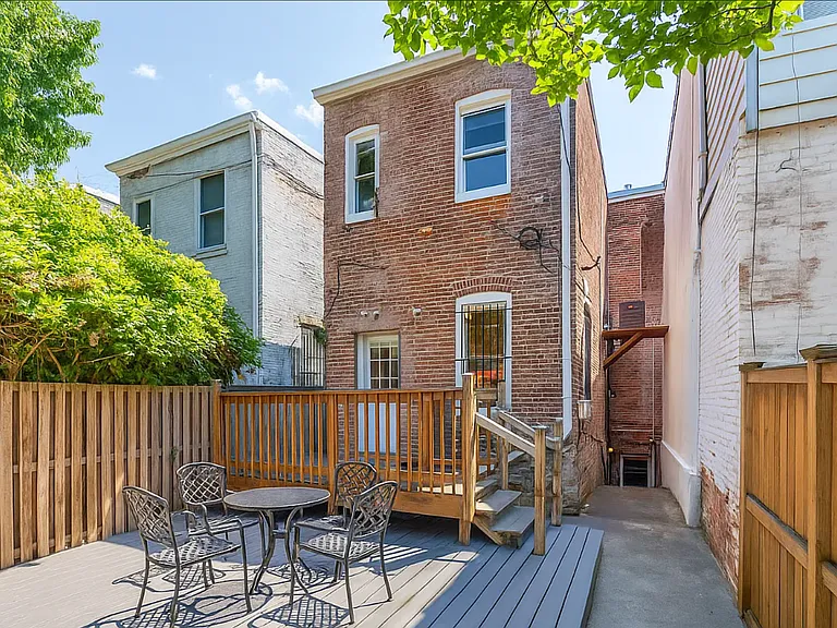 724 5th St NE #G — Photo 4