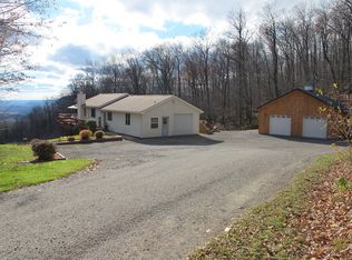 6995 Hackberry Ln, Naples, NY 14512