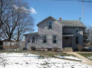 203 William St, Lena, IL 61048