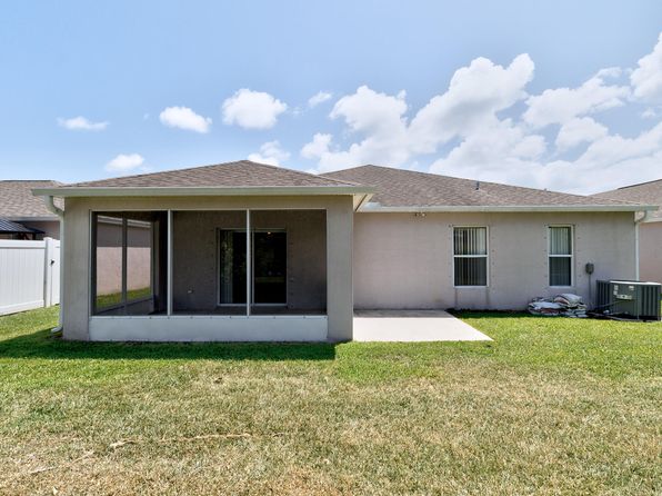 885 Greenleaf Circle, Vero Beach, FL 32960