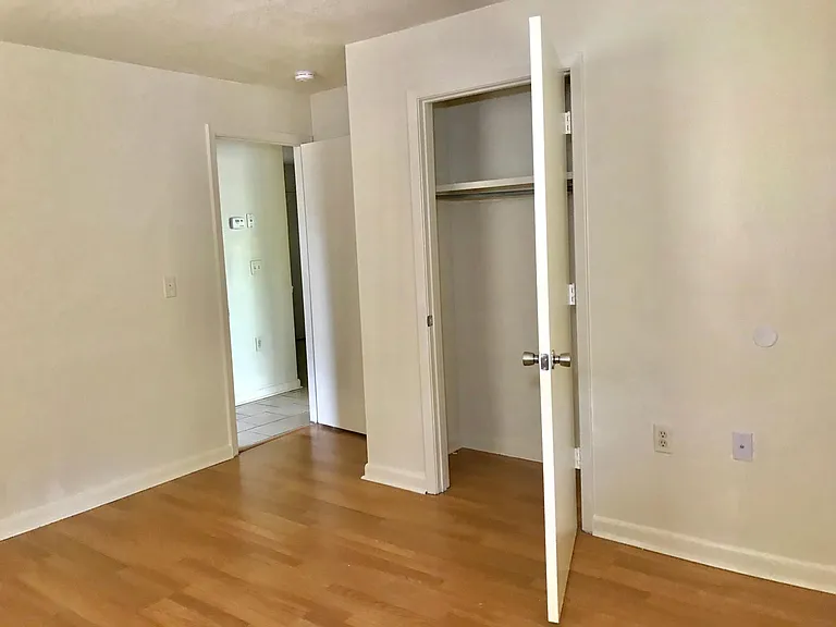 5828 Valley Dr — Photo 7