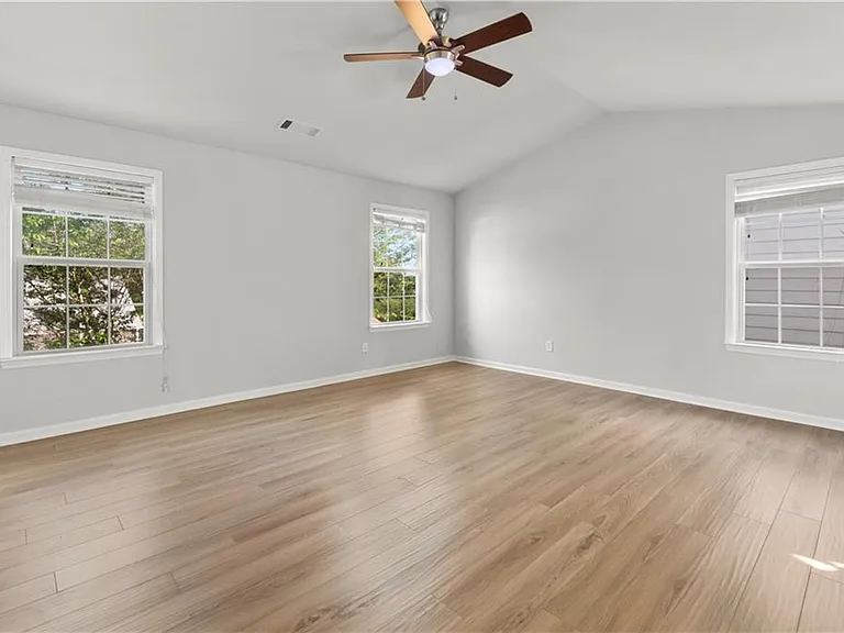 578 Briarhurst Ct — Photo 13