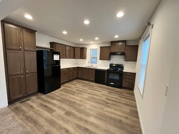 25 Kimberly Ln #Kim25, Olmsted Falls, OH 44138