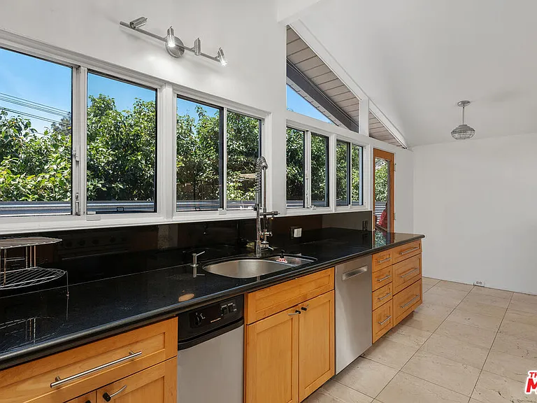 3641 Woodcliff Rd — Photo 11