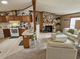 13447 Pear St, Carleton, MI 48117