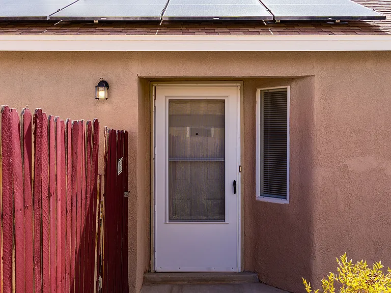 4705 Chow Ct NE — Photo 4