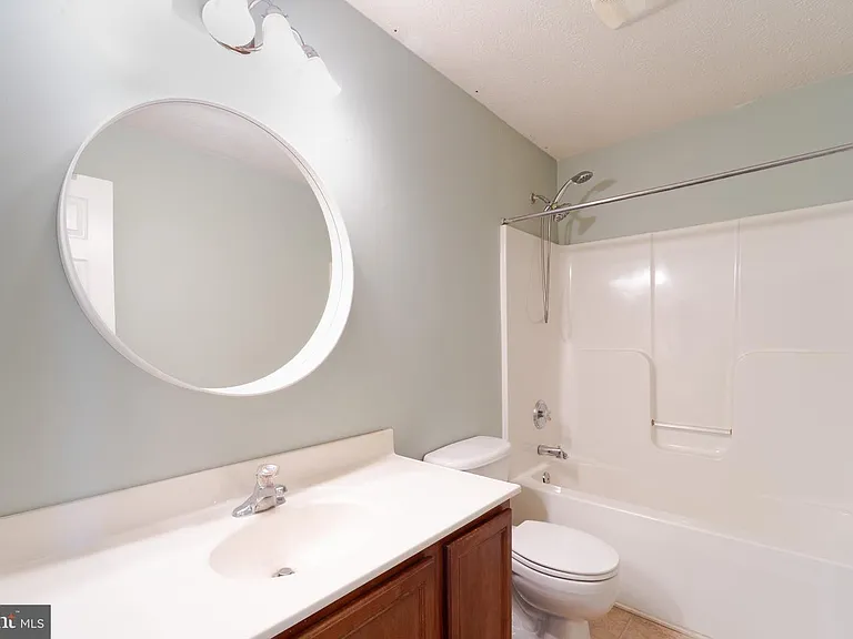 104 Stingray Ct — Photo 23