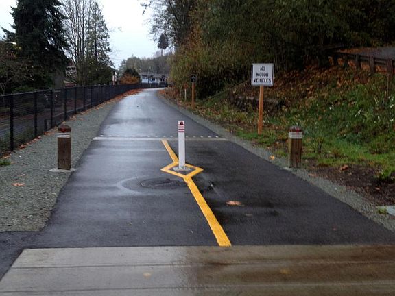 Burke-Gilman Trail across street
