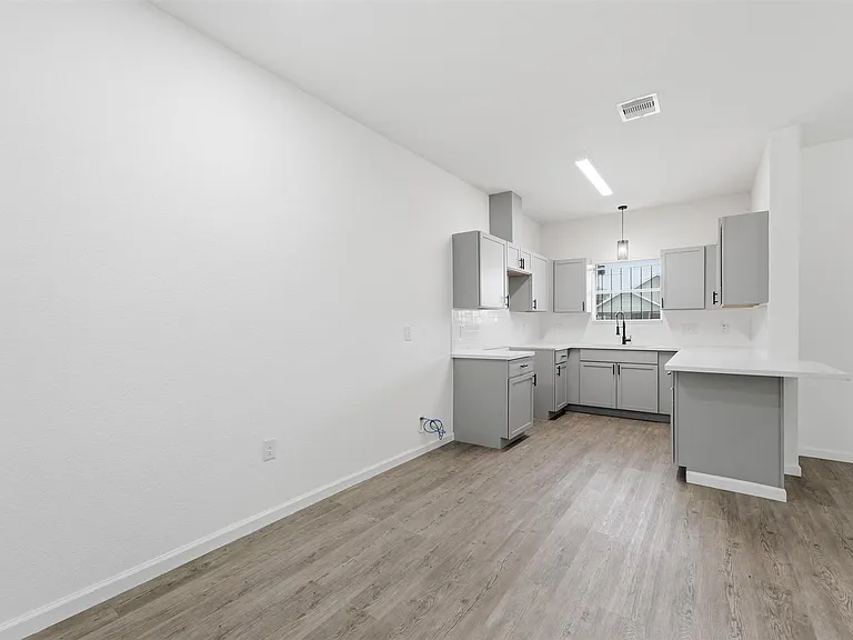 319 N Carolina St #A — Photo 8