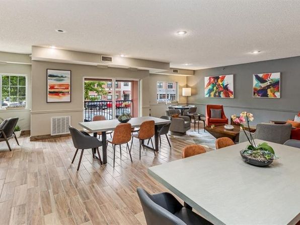 110 E 1st St APT 326